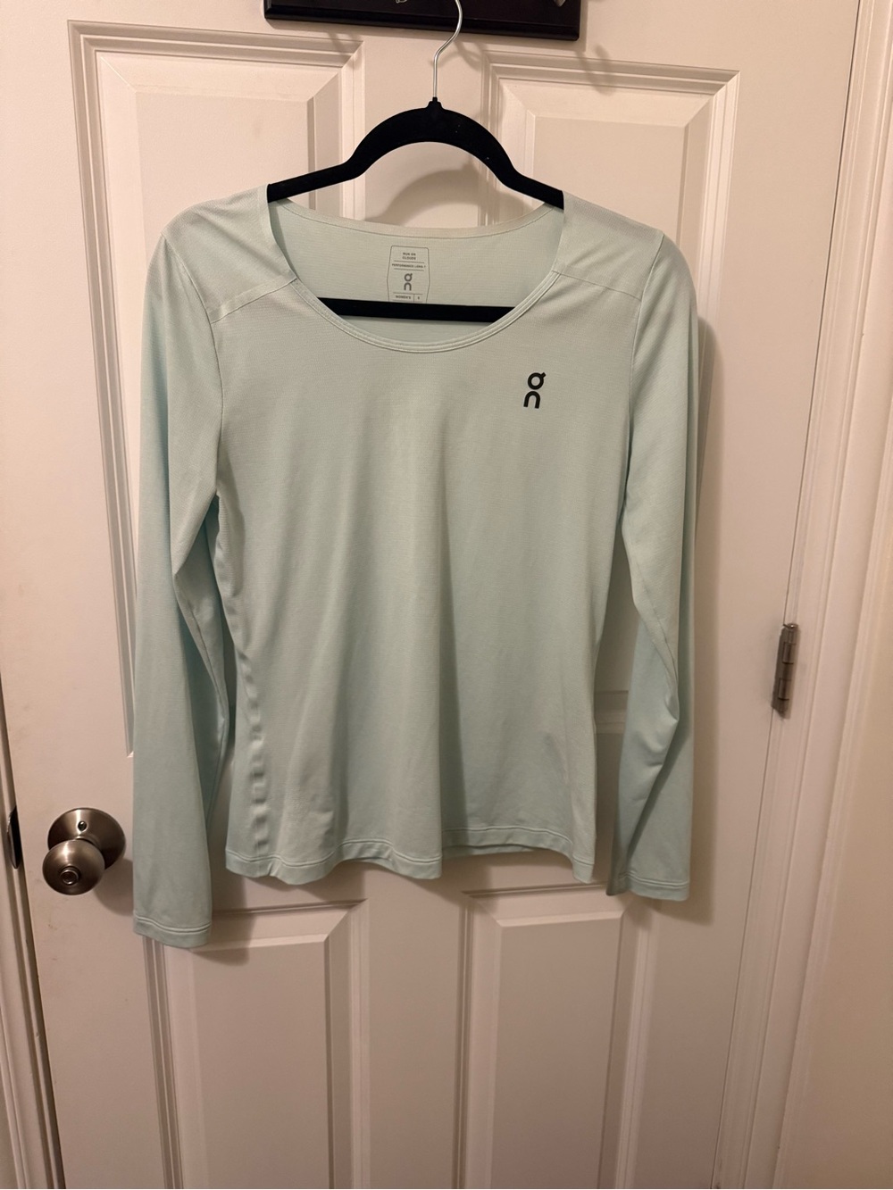 On Running Light Mint Green Running Long-Sleeve Crew Neck Top
